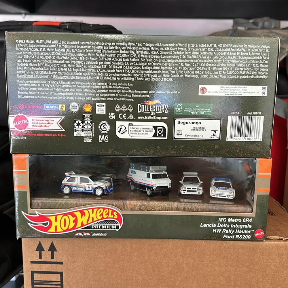 Hotwheels Premium Metal RealRiders 5 Car Set - Picture 6 of 6